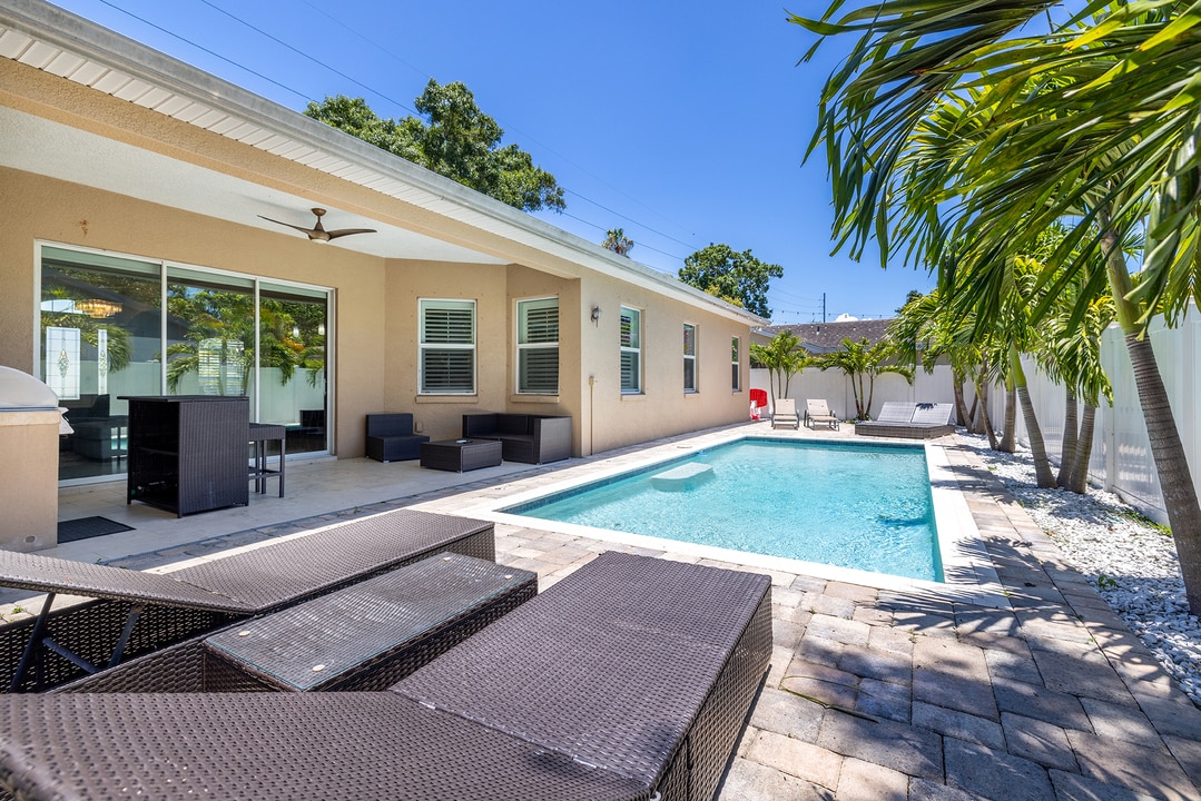 Property p4 image 33